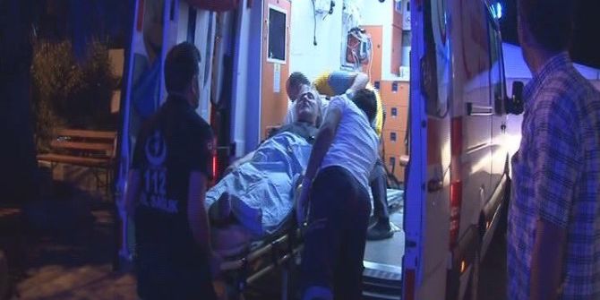 Minibüsten İnen Akrabasını Bıçakladı