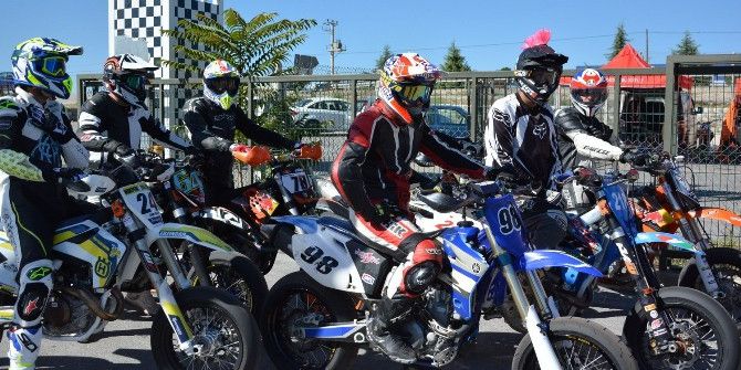 Türkiye Süpermoto Şampiyonası’nın 5. Ayağı Uşak’ta Koşuldu