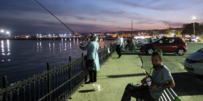 Haftanın Stresini Balık Tutarak Gideriyorlar