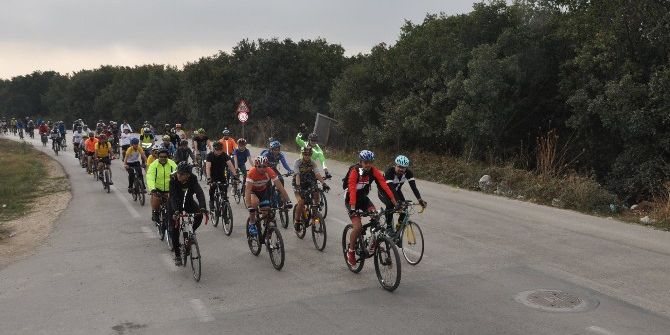 Bursalı Bisikletçiler Kalp İçin Pedal Çevirdi