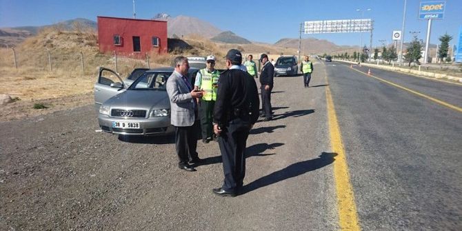 Kaymakam Duru Yol Kontrollerini Denetledi