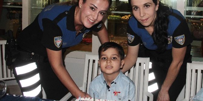 Lösemiyi Polisle Yenen Yağız Doğum Gününü De Polislerle Kutladı