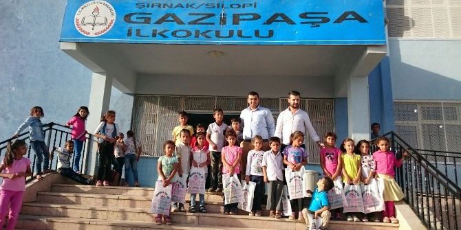 Silopi’de Öğrencilere Kırtasiye Yardımı