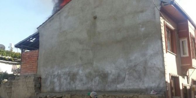 Kışlık Ekmek Yaparken Evleri Yandı