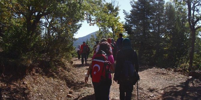 Doğaseverlerden Kağnı Yolunda Doğa Yürüyüşü Etkinliği