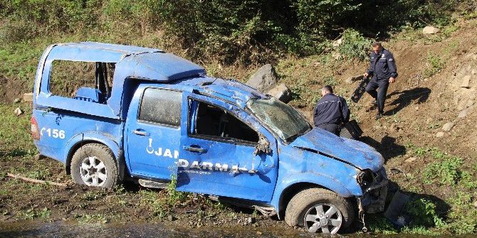 Askeri Araç Uçuruma Yuvarlandı: 2 Asker Yaralı