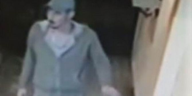 Bebek Arabasını Çalan Bisikletli Hırsız Kameralara Yakalandı