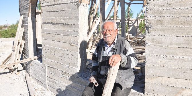 Durmuş Dede Hayatını Bu Camiye Adadı