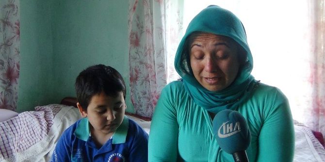 İki Çocuğuyla Hayata Tutunmaya Çalışıyor