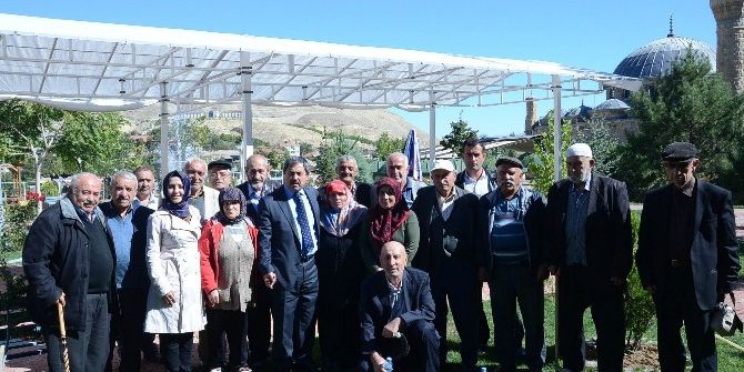 Sivas’tan Gelen Huzurevi Yaşlıları Darende’ye Hayran Kaldı