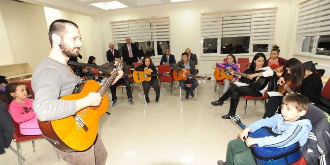 Gençlik Merkezleri Gençlerin Buluşma Noktası Oldu