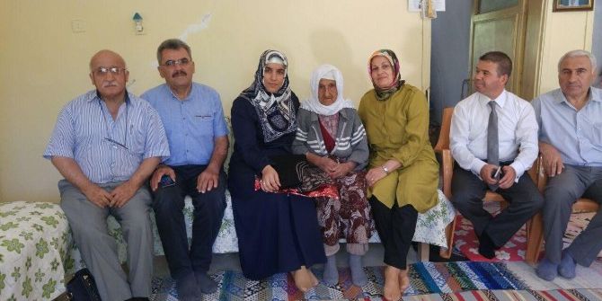 Ak Parti’den Adana’nın En Yaşlı Vatandaşlarına Ziyaret