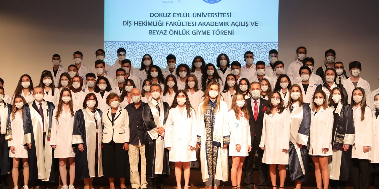 Diş Hekimi Adayları Ders Başı Yaptı