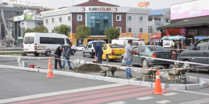 Düzce Mehmet Akif Caddesinde Kavşak Düzenlemesi