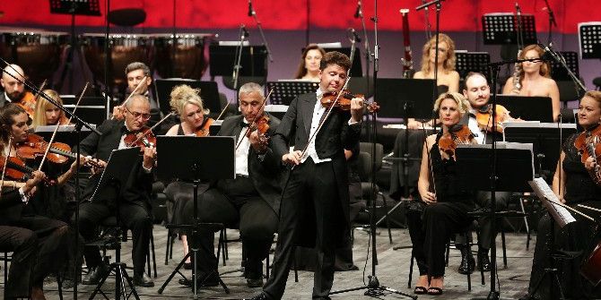 16 Milyon Dolarlık Keman İle Konser