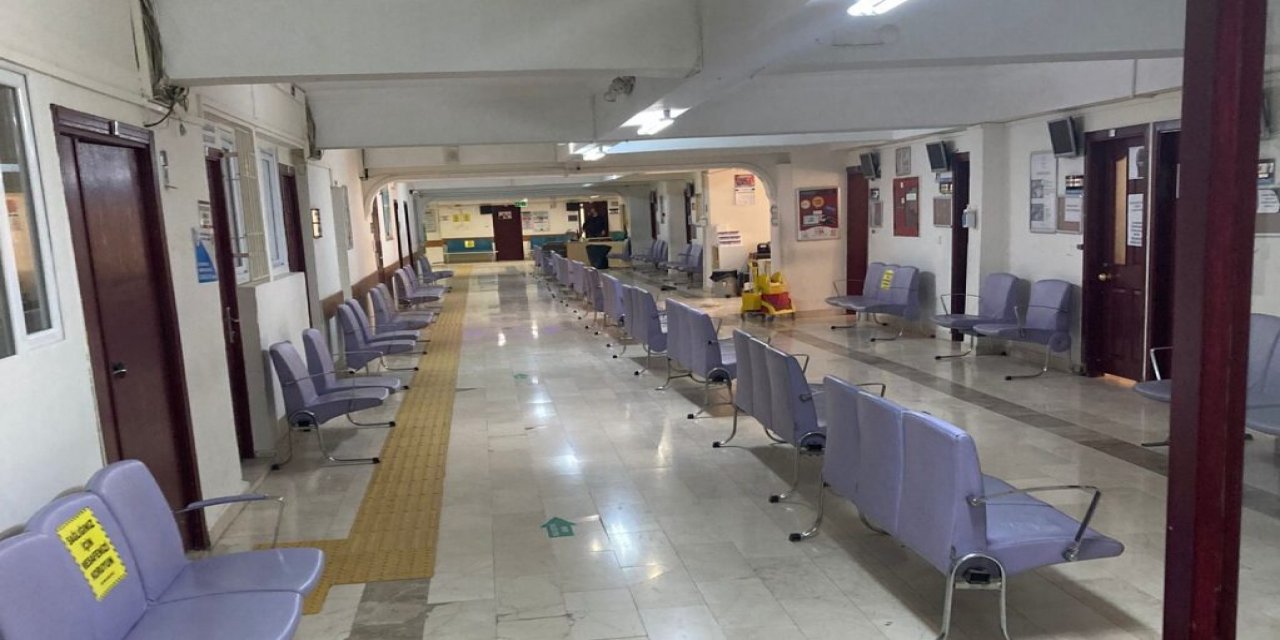 Sağlıkçılar Eylemde, Acil Dışı Hizmet Durdu!