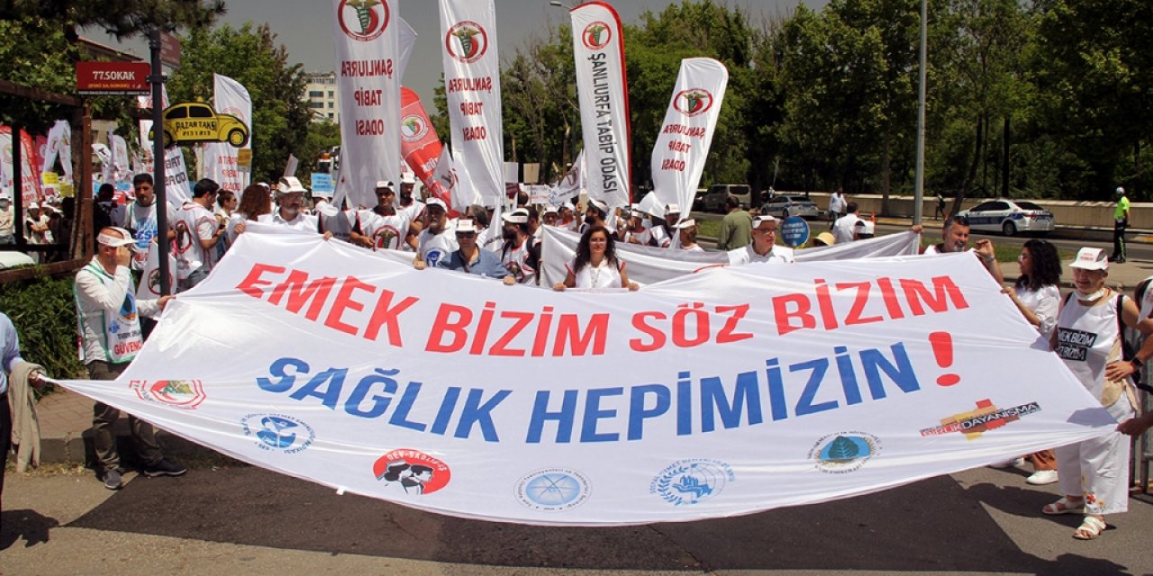 Binlerce Hekim Beyaz Miting’de