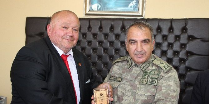Tuğgeneral Koç’tan Muhtarlar Derneğine Ziyaret