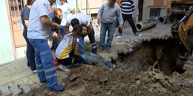 Kanalizasyonda Çalışırken Toprak Altında Kalan İşçi Ölümden Döndü