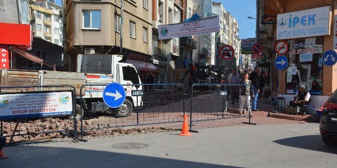 Sakarya Caddesi Yol Yenileme Çalışmaları Başladı