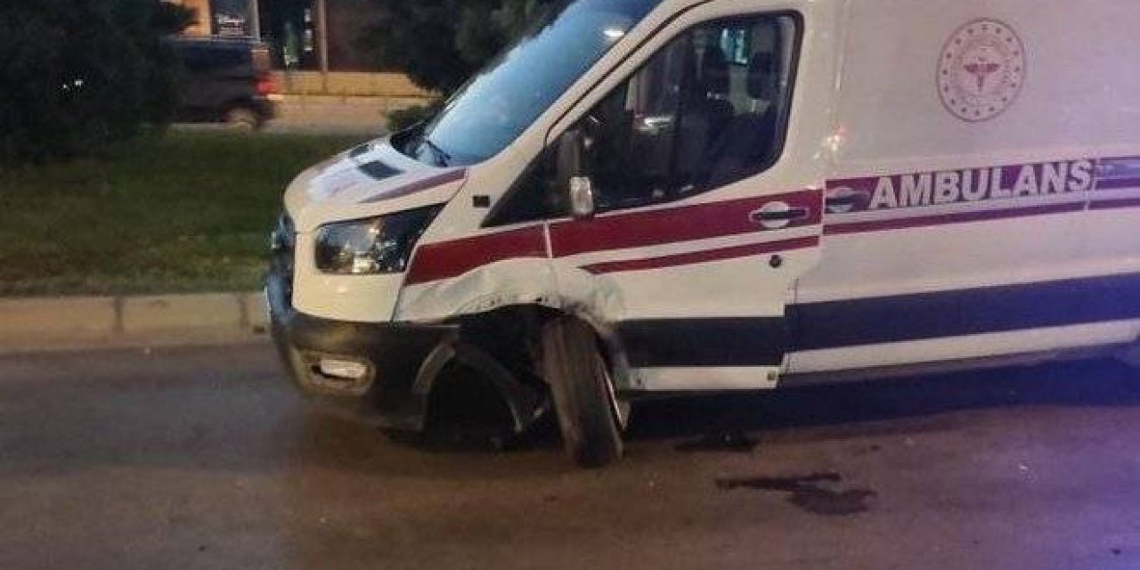 Bergama’da Ambulans Kazası