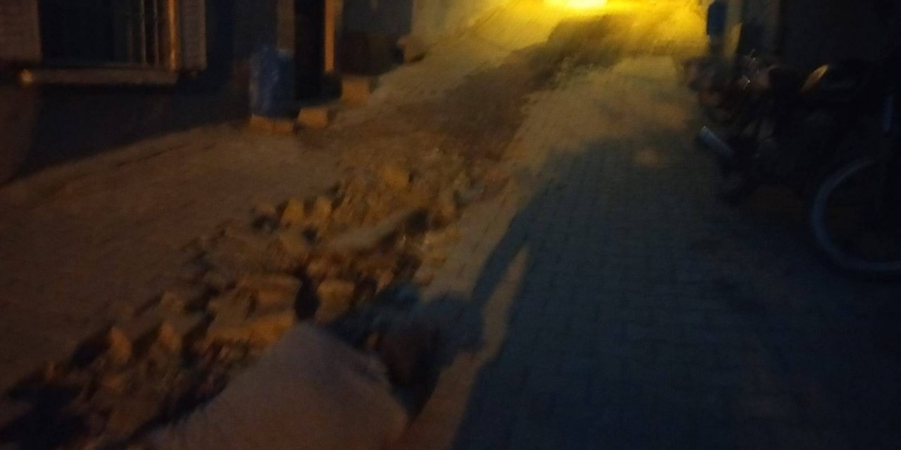 Kemalpaşa Armutlu’da Yaşlılar Çukura Yuvarlanıyor !!!