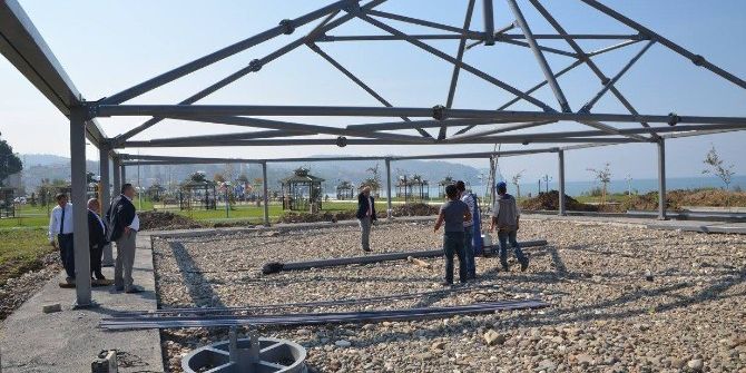 Amfi Tiyatro İnşaatı Çevre Düzenleme Çalışmaları Sürüyor