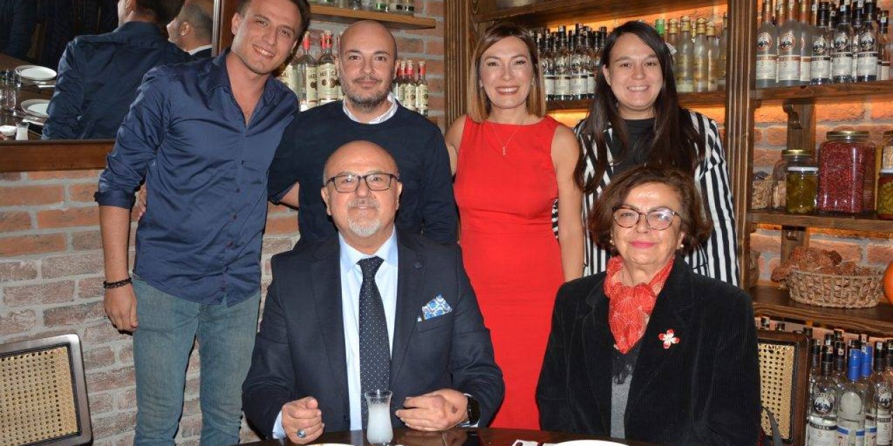 Tanyer Yapı Ailesi Yılbaşı Yemeğinde 2023’ü Kutladı