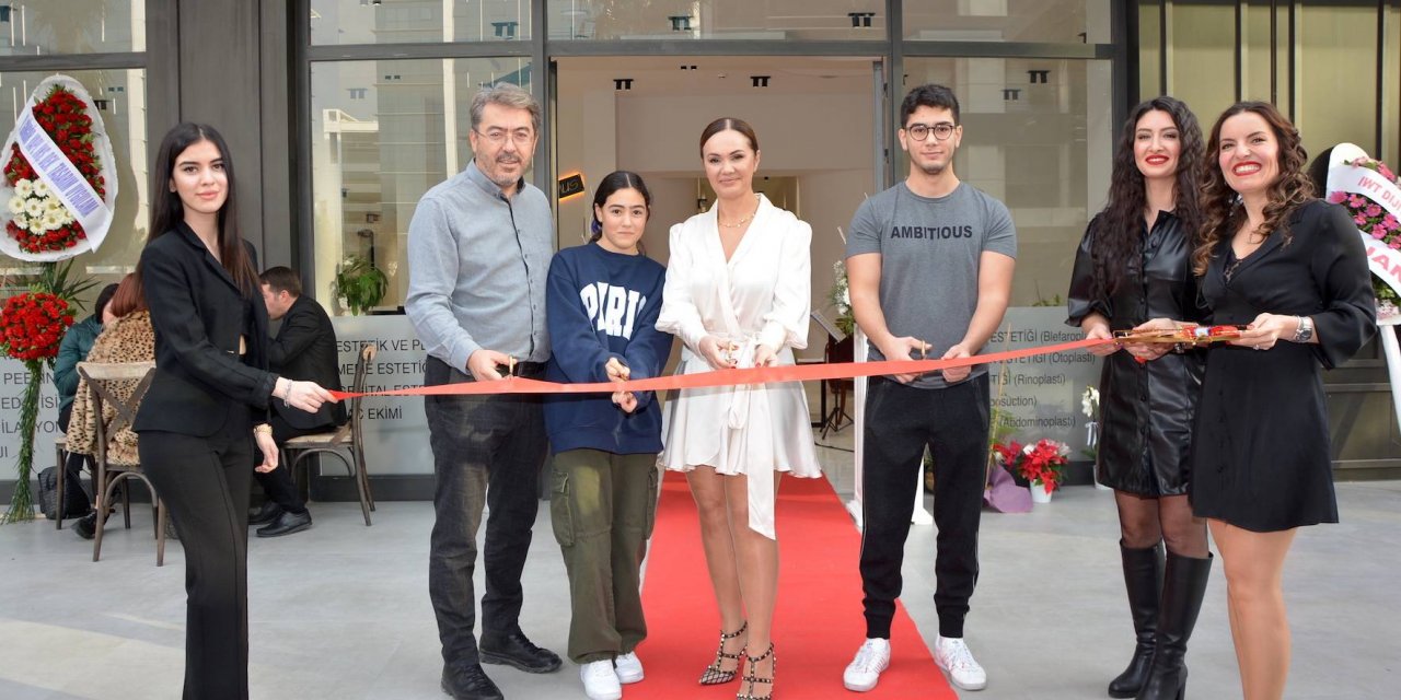 Ebru Durmuş Estetik Ve Plastik Cerrahi Merkezi Açıldı