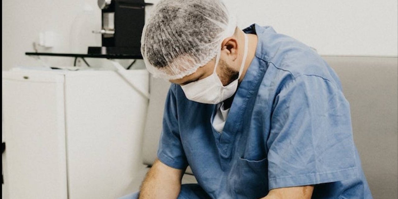 Doktor, Öğretmen, Sağlık Emekçileri İş Bırakıyor