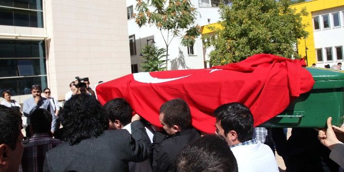 Gaün Öğretim Üyesi Neşe Kızılkan Vefat Etti