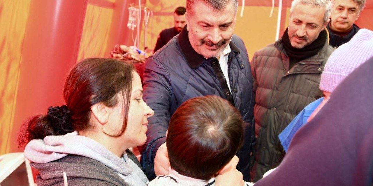 Sağlık Bakanı Koca Deprem Bölgelerinde Yapılan Hizmetleri Açıkladı