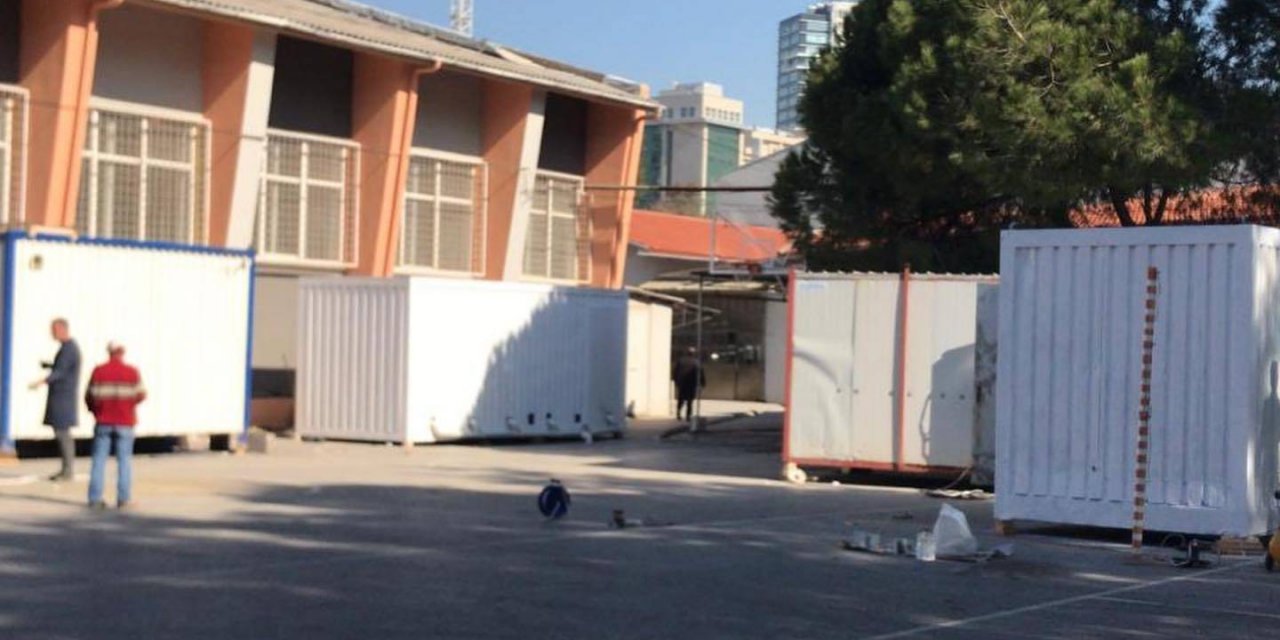 İzmir Çınarlı Mesleki Ve Teknik Anadolu Lisesi’nden Depremzedelere Konteyner Desteği