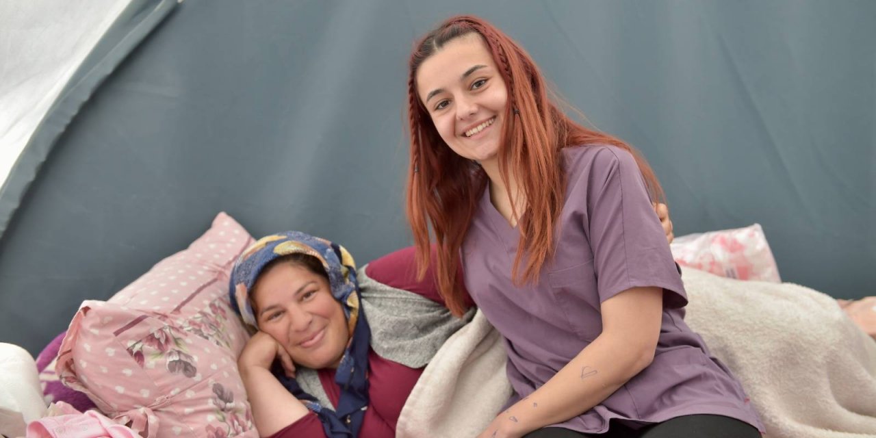 Depremzede Aile Bebeklerine İzmirli Doktorun Adını Verdi