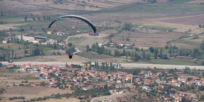 Yamaç Paraşütçülerinin Yeni Gözdesi Sındırgı