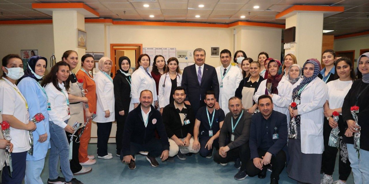 Sağlık Bakanı Koca’dan 12 Mayıs Hemşireler Günü Mesajı