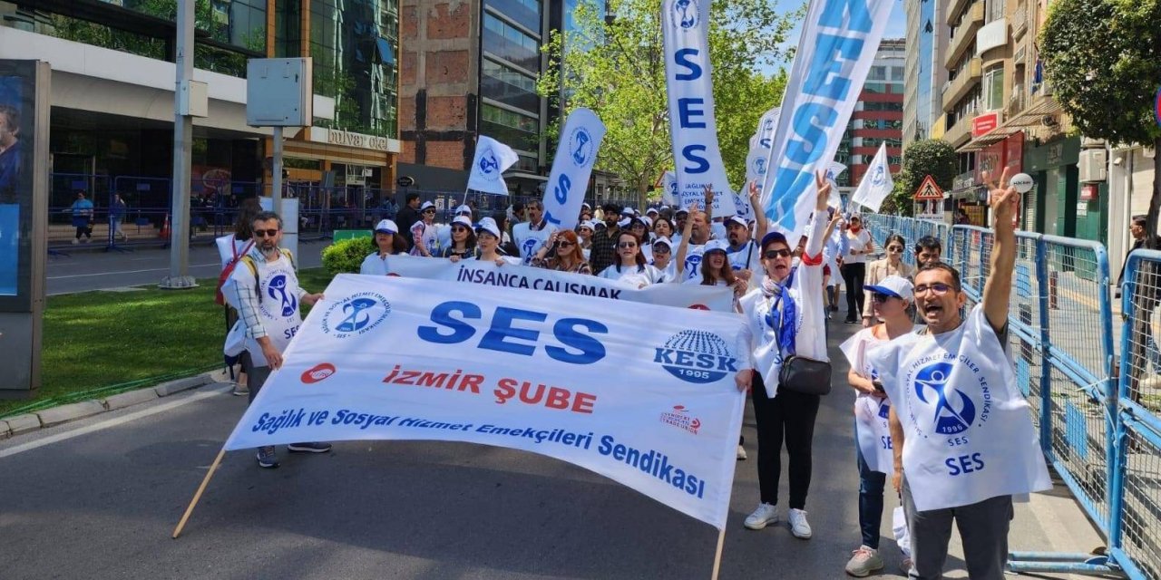 Ses İzmir: Sağlık Emekçilerinin Öncelikli Talebi Maaş Zammı!