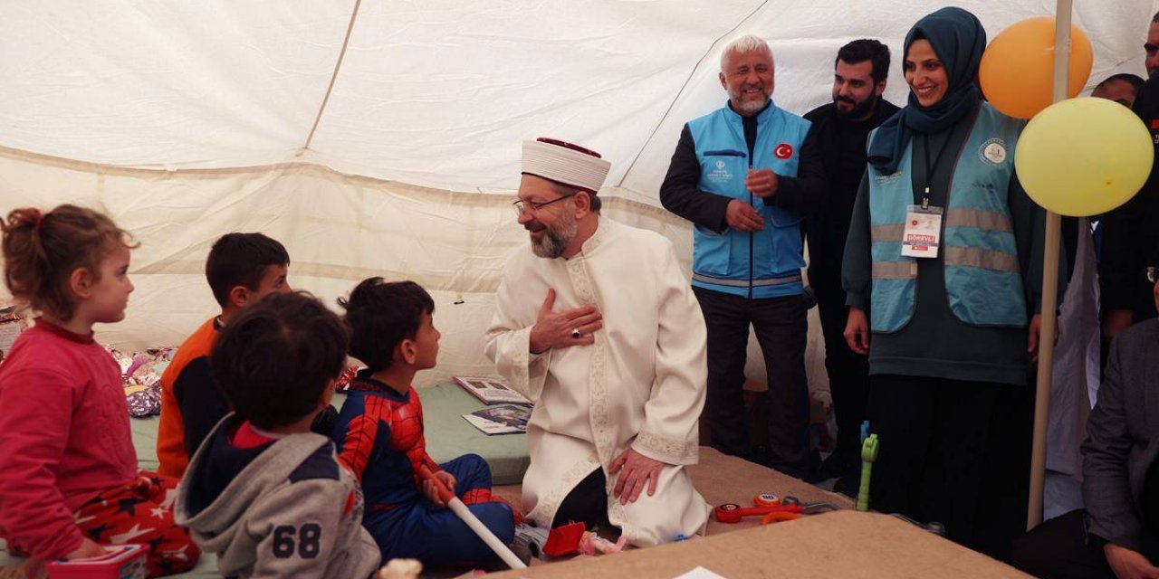 Eğitim-sen İzmir, Okullara ‘imam Ve Vaiz’ Atamasına Karşı Harekete Geçti!