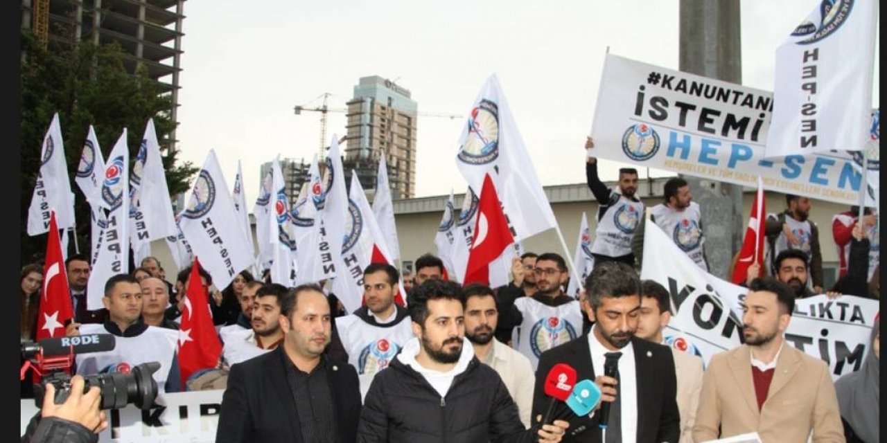 Hep-sen İle Ilo Arasında Neler Oluyor?