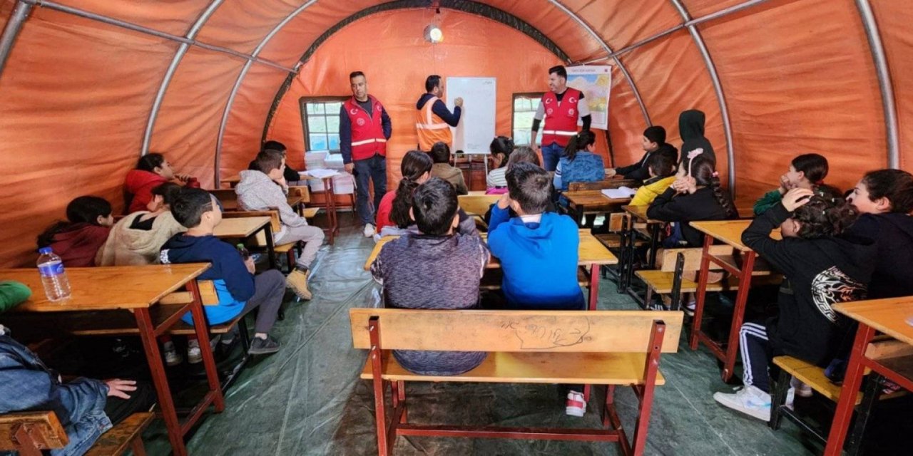 Lgs Tercihi Yapacak Depremzede Öğrencilere Ek Kontenjan Tanınacak