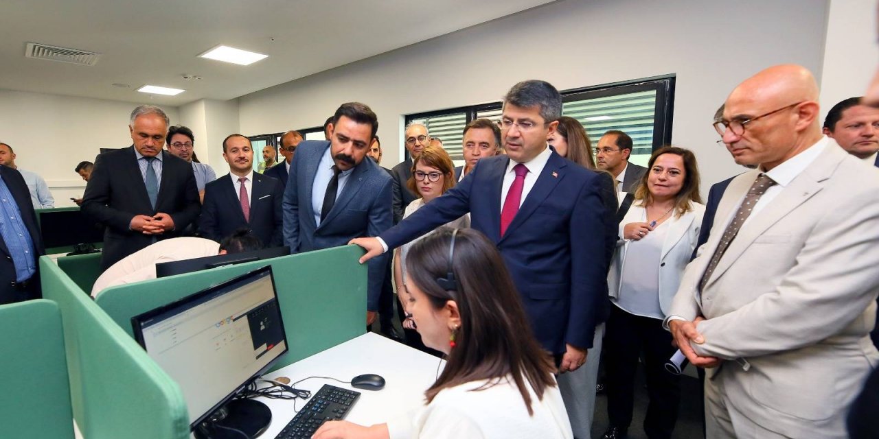 Sağlık Bakan Yardımcısı Hüseyin Kürşat Kırbıyık İzmir’de Sağlık Tesislerini Değerlendirdi