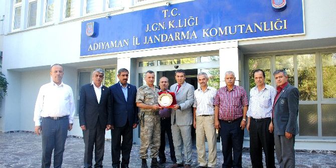 Muhtarlardan Komutan’a 15 Temmuz Plaketi