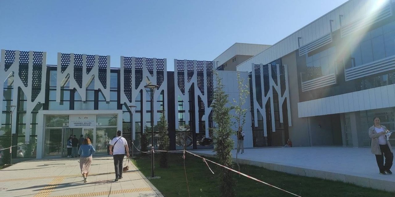 Deü Yabancı Diller Yüksekokulu Müdürlüğü’nden Açıklama