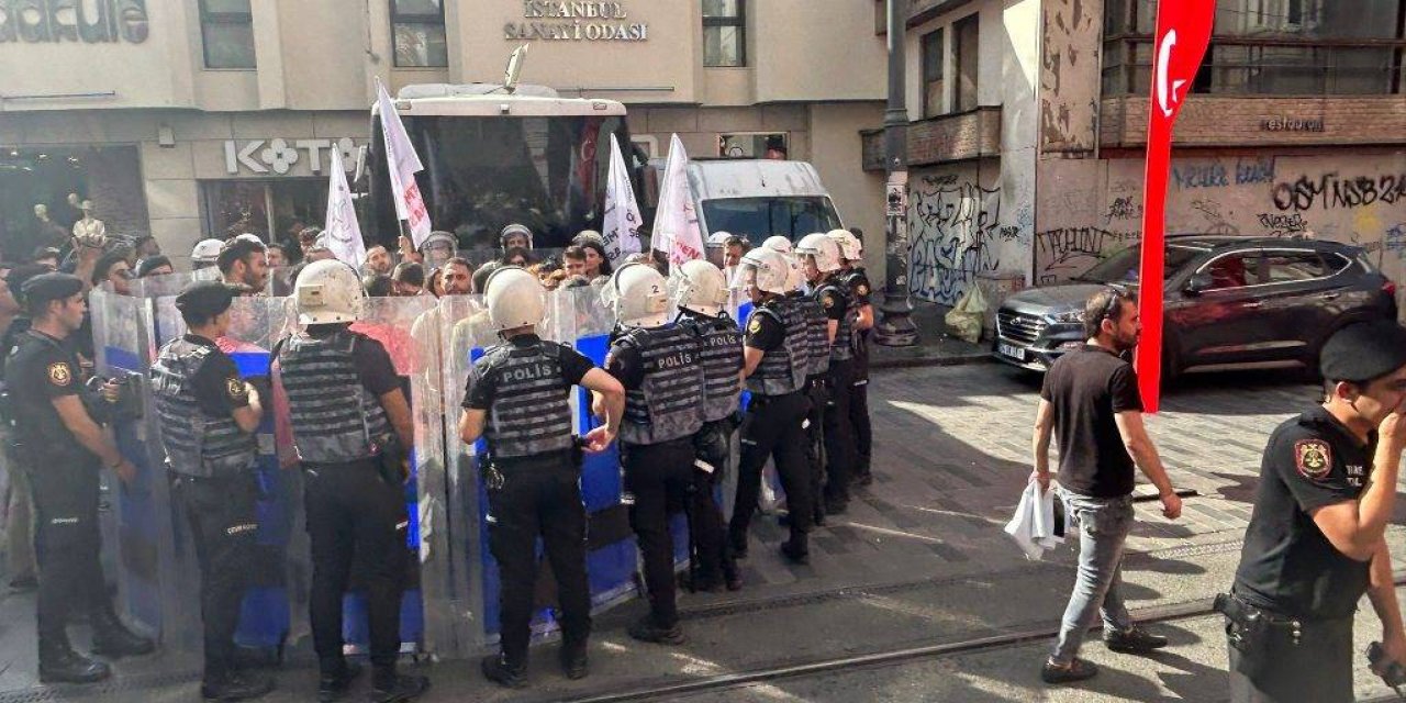 Maaş Hakkı İçin Eylem Yapan Öğretmenler Gözaltına Alındı ! 