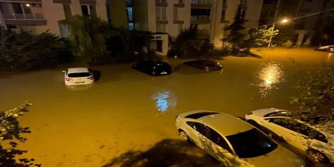 Başakşehir Çam Ve Sakura Şehir Hastanesi’ni Su Bastı !