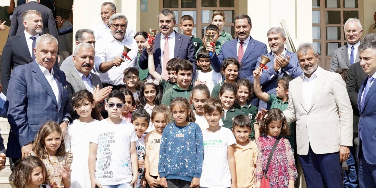 Yeni Eğitim Öğretim Yılının İlk Ders Zilini Çaldı