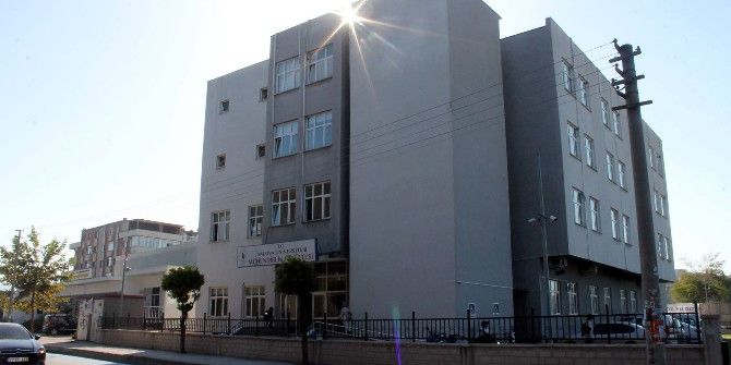 Yalova Belediyesi, Sgk Borçlarına Karşılık Esnaf Sarayını Verecek