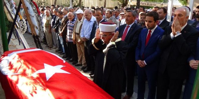 Kütahyalı Ressam, Neyzen Ve Minyatürist Ahmet Yakupoğlu, Son Yolculuğuna Uğurlandı