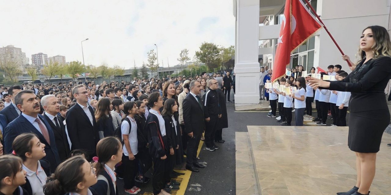 Okullarda Filistin’de Yaşamını Yitiren Çocuklar İçin 1 Dk Saygı Duruşu