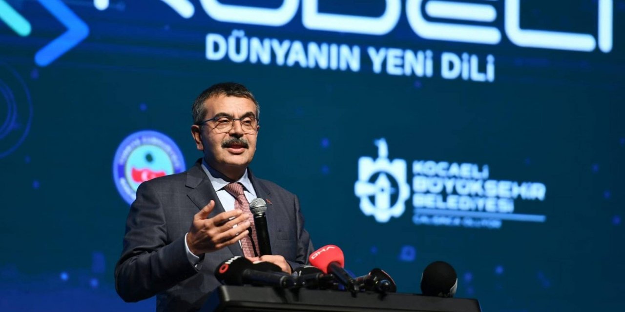 ‘okullara Akıllı Tahtaları Kurduk, İşimiz Bitti.’ Demiyoruz!”